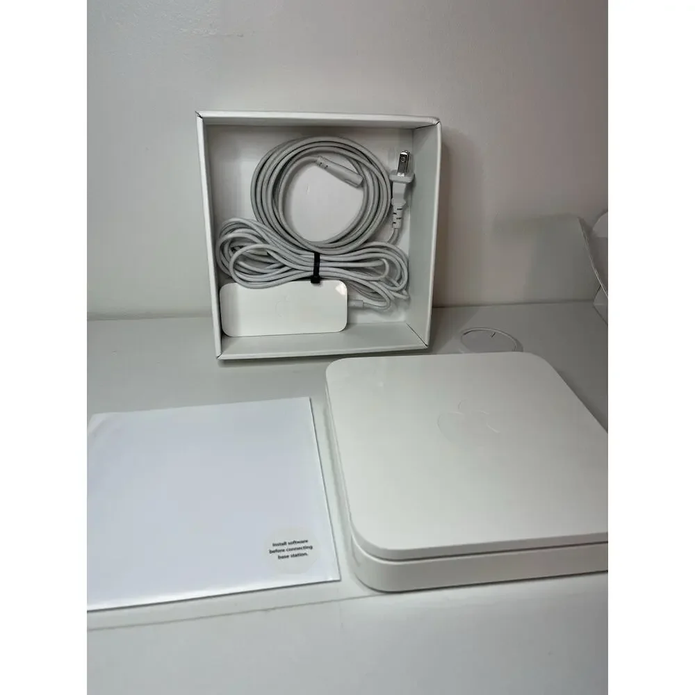 Apple A1354 AirPort Extreme 3Port Gigabit Base Station MC340LL/A Open Box Unused